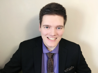 headshot-big-Nov-2018-SAWYER-HOGENKAMP-scaled-wpcf_400x300